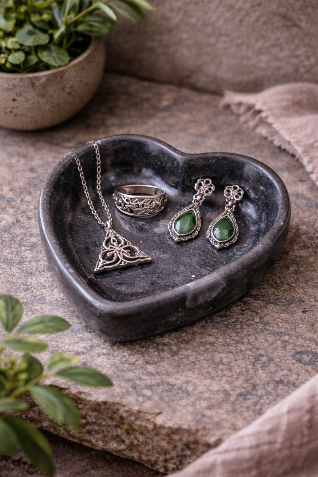 Charcoal Black Heart Shaped Resin Trinket/Jewelry Holder