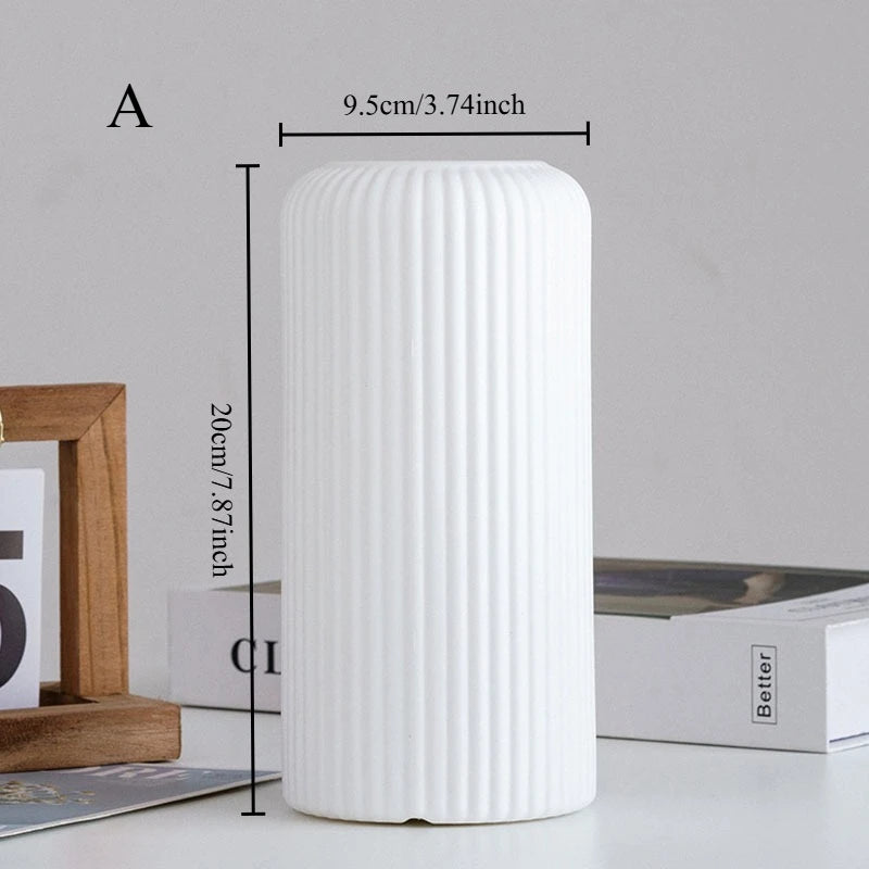 Simple Plastic Donut/Cylinder Shaped Vase