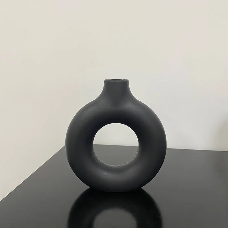Simple Plastic Donut/Cylinder Shaped Vase