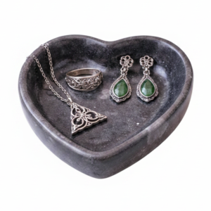 charcoal-black-resin-heart-shaped-jewelry-holder
