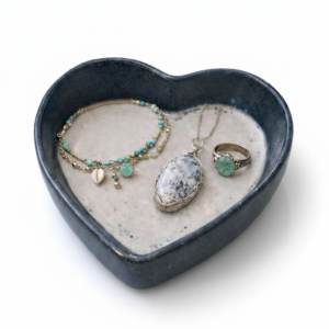 blue-and-white-resin-heart-shaped-jewelry-holder